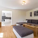Gut Hinterklaus Apartamento *